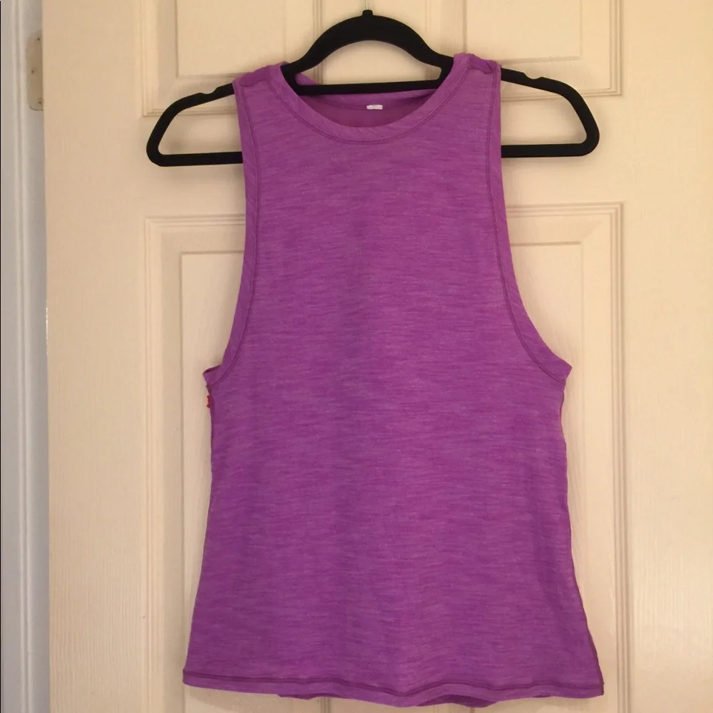 Lululemon work the circuit tank - Picture 2 of 4